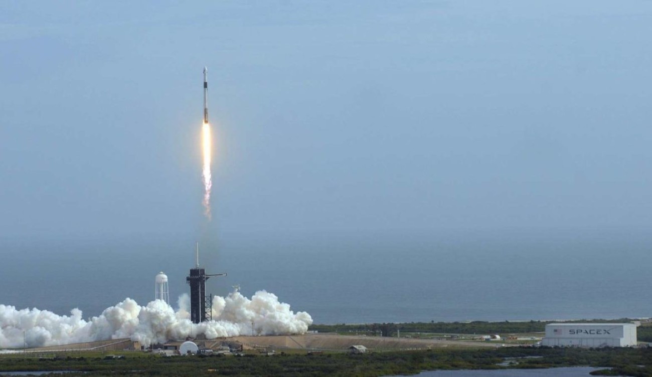 Eljött az idő: Elon Musk rövidesen embert küld az űrbe