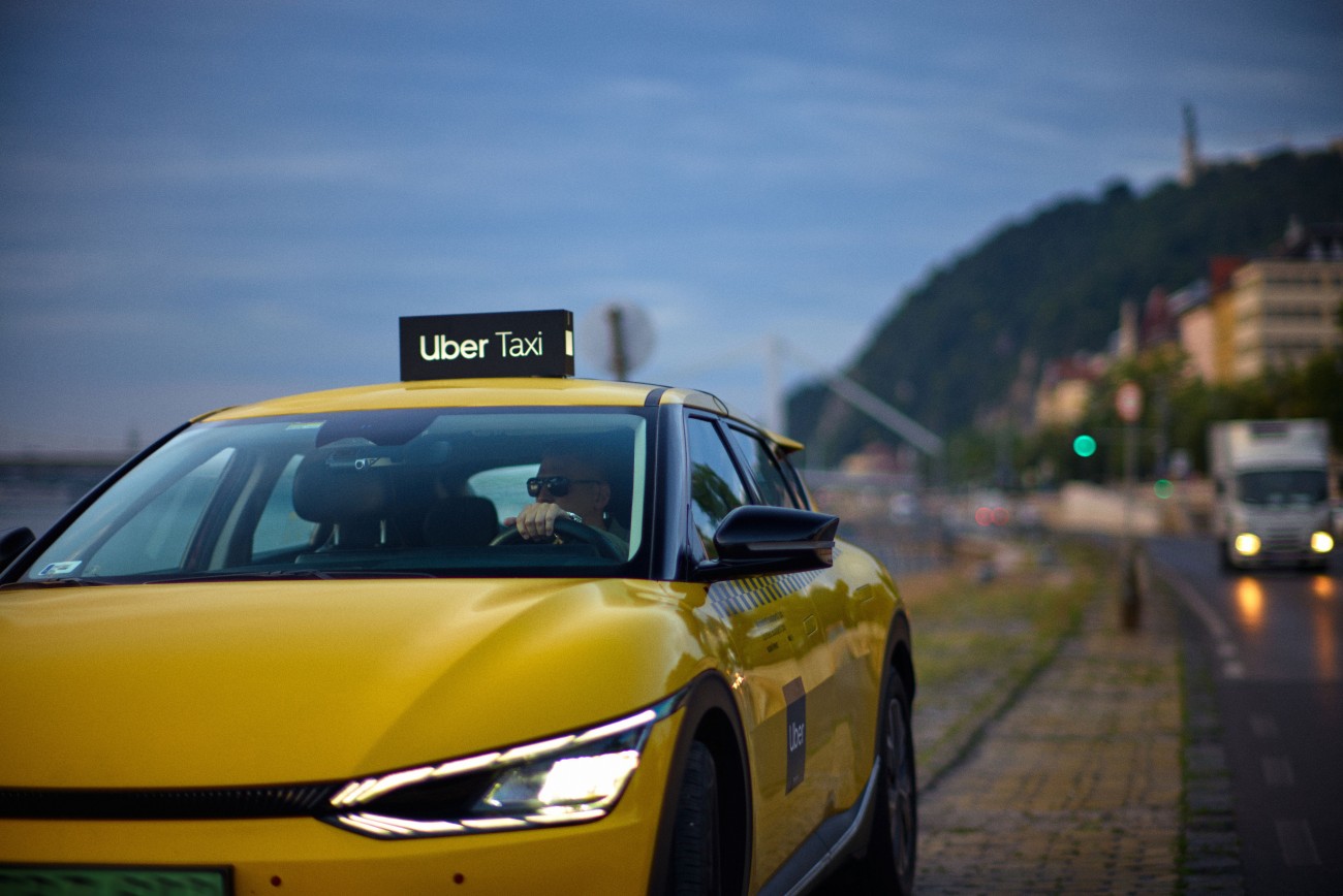 Új szolgáltatásokkal bővíti budapesti kínálatát az Uber